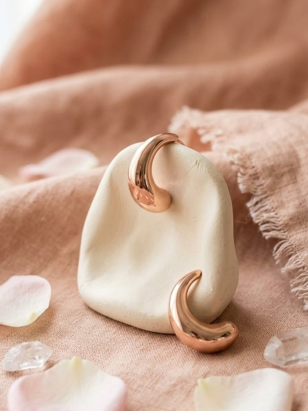 Luna Curve Hoops